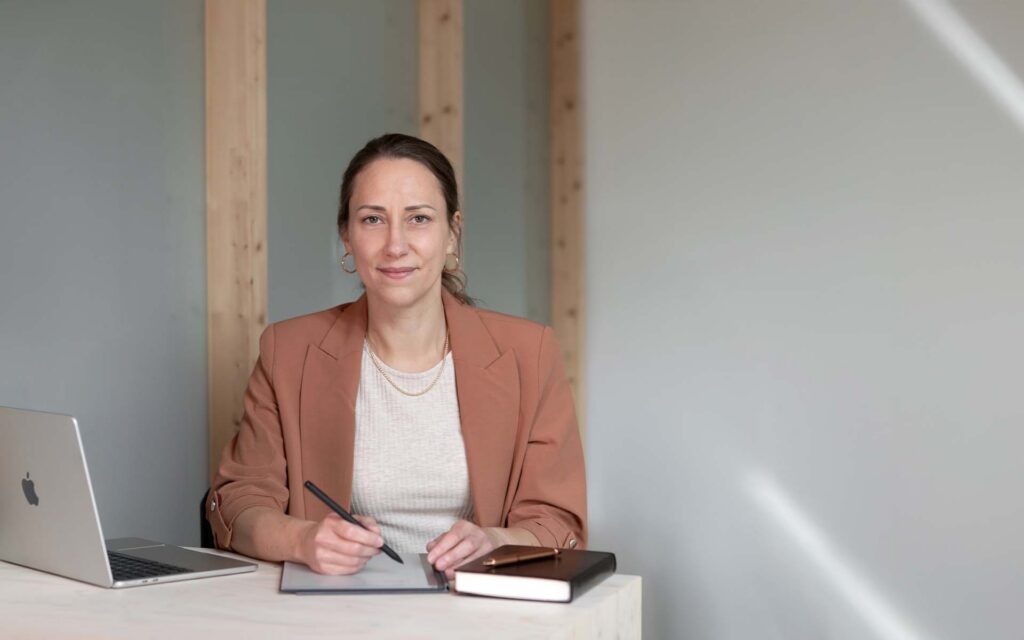 Simone Prösch-Eichstädt bereitet das nächste Team Coaching vor